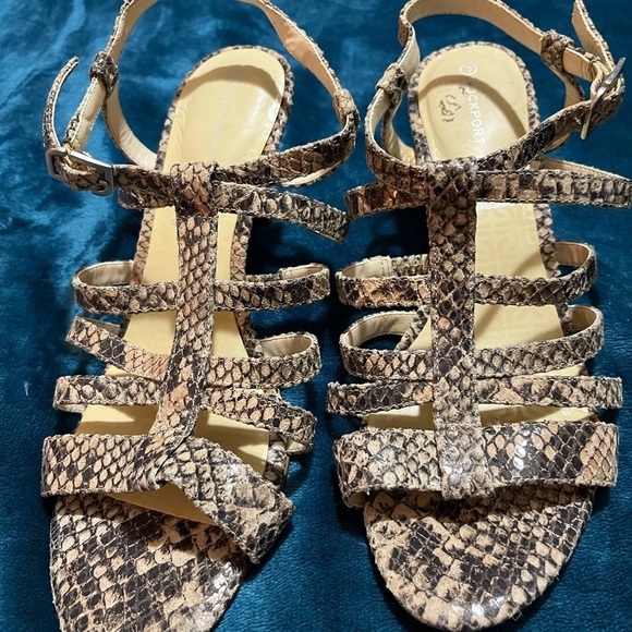 Strappy summer sandal snakeskin size 8. Rockport by adiPrene adidas! Nice shoes - Picture 13 of 16
